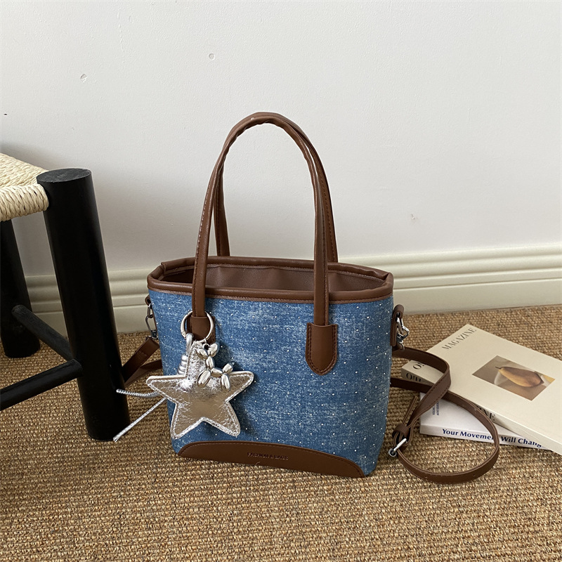 Denim Underarm Shopper Totes L - огляд і ціна Luxury Bags Denim